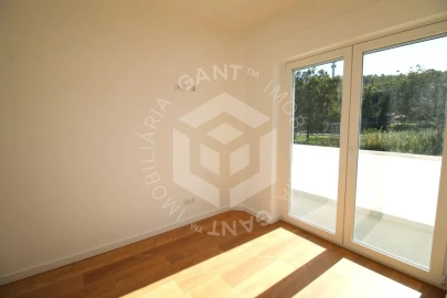 Apartamento T2 para Arrendamento em Benfica