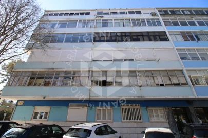 Apartamento T2 para Arrendamento em Benfica