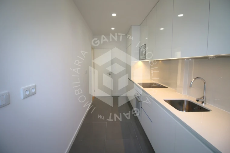 Apartamento T2 para Arrendamento em Benfica Foto 11