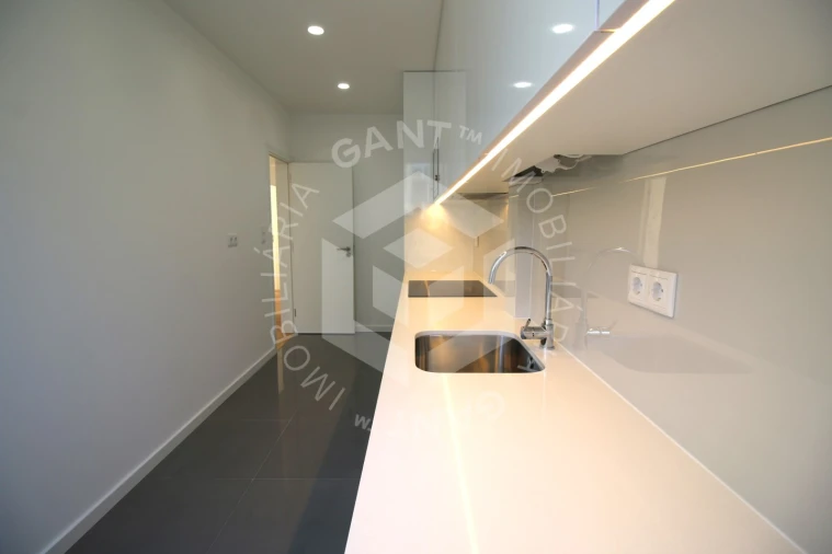 Apartamento T2 para Arrendamento em Benfica Foto 12