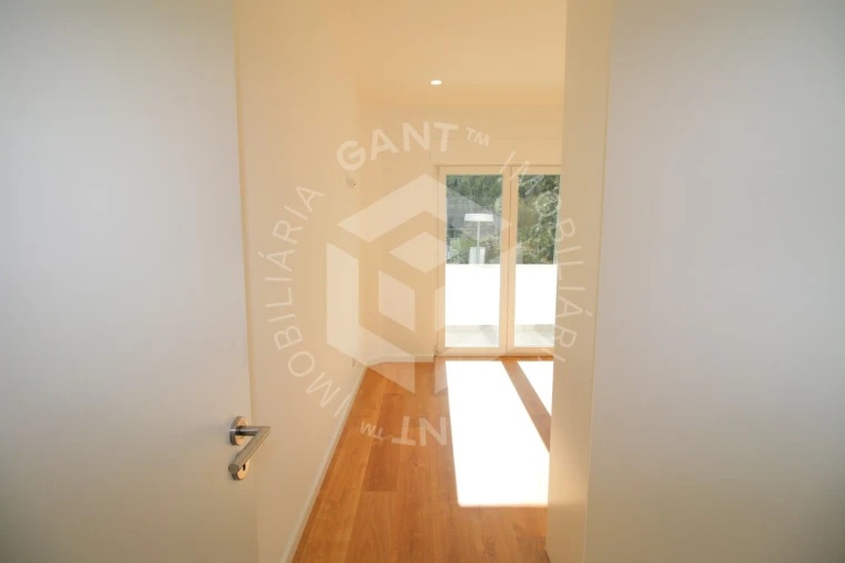 Apartamento T2 para Arrendamento em Benfica Foto 13
