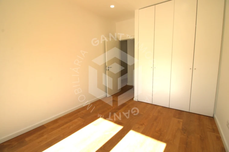 Apartamento T2 para Arrendamento em Benfica Foto 25