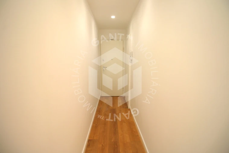 Apartamento T2 para Arrendamento em Benfica Foto 28
