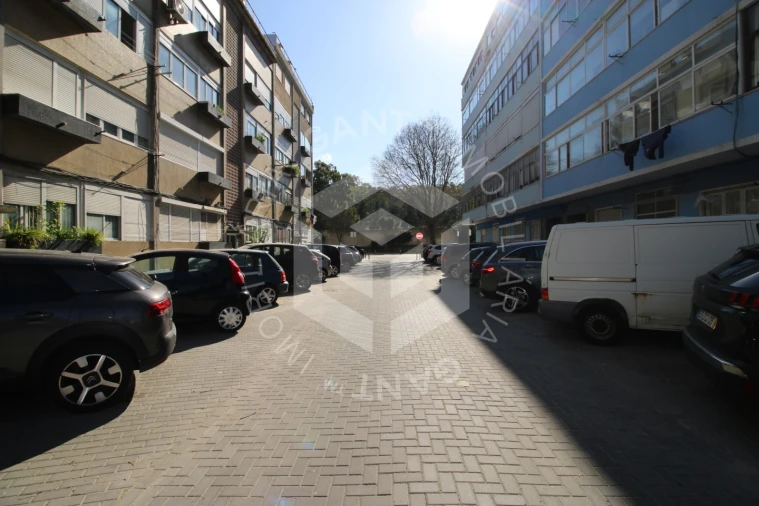 Apartamento T2 para Arrendamento em Benfica Foto 39