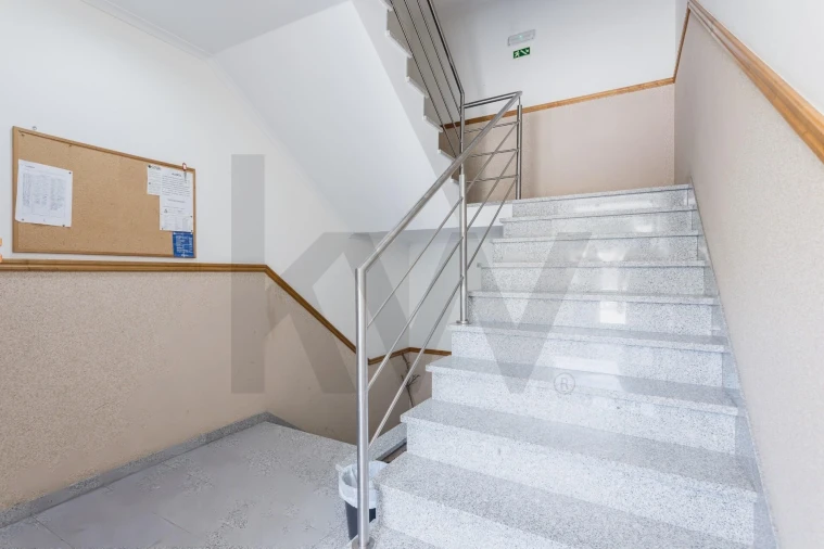 Apartamento T3 para Venda em Lourinhã e Atalaia Foto 4