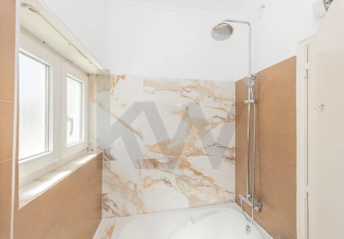 Apartamento T4 para Arrendamento em Lumiar