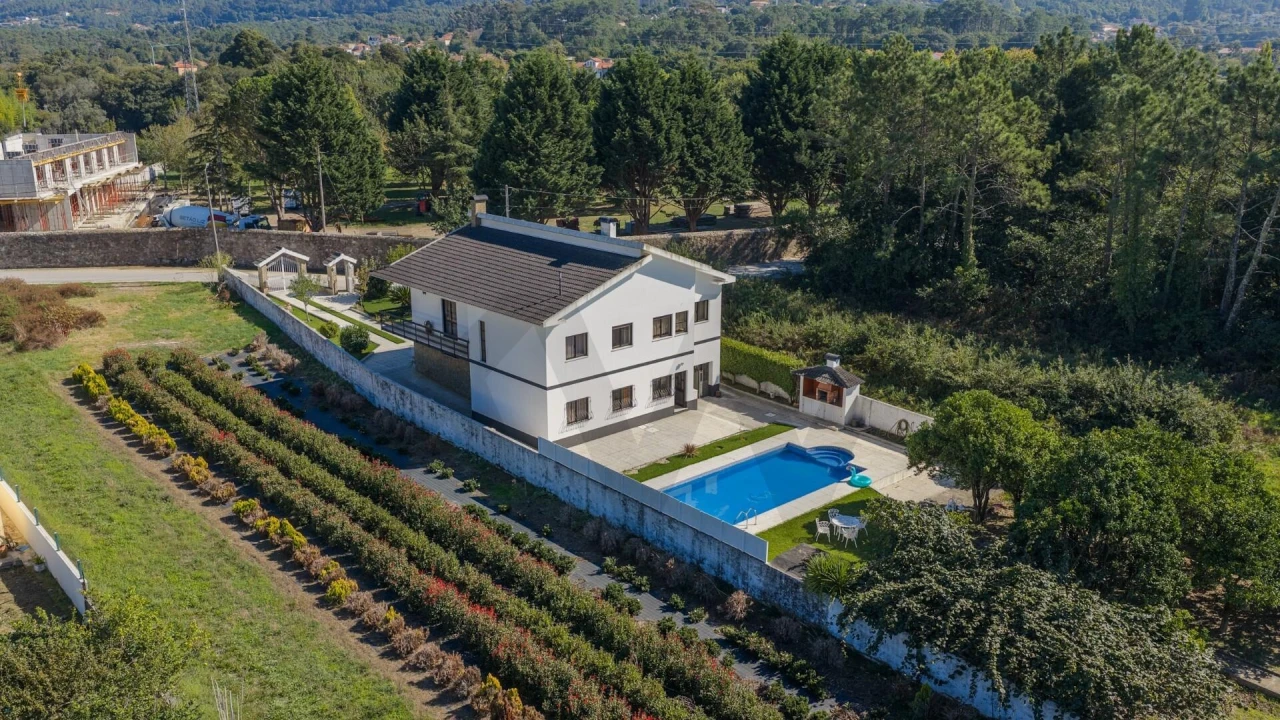 Moradia T5 para Venda em Vila Praia de Ancora Foto 41