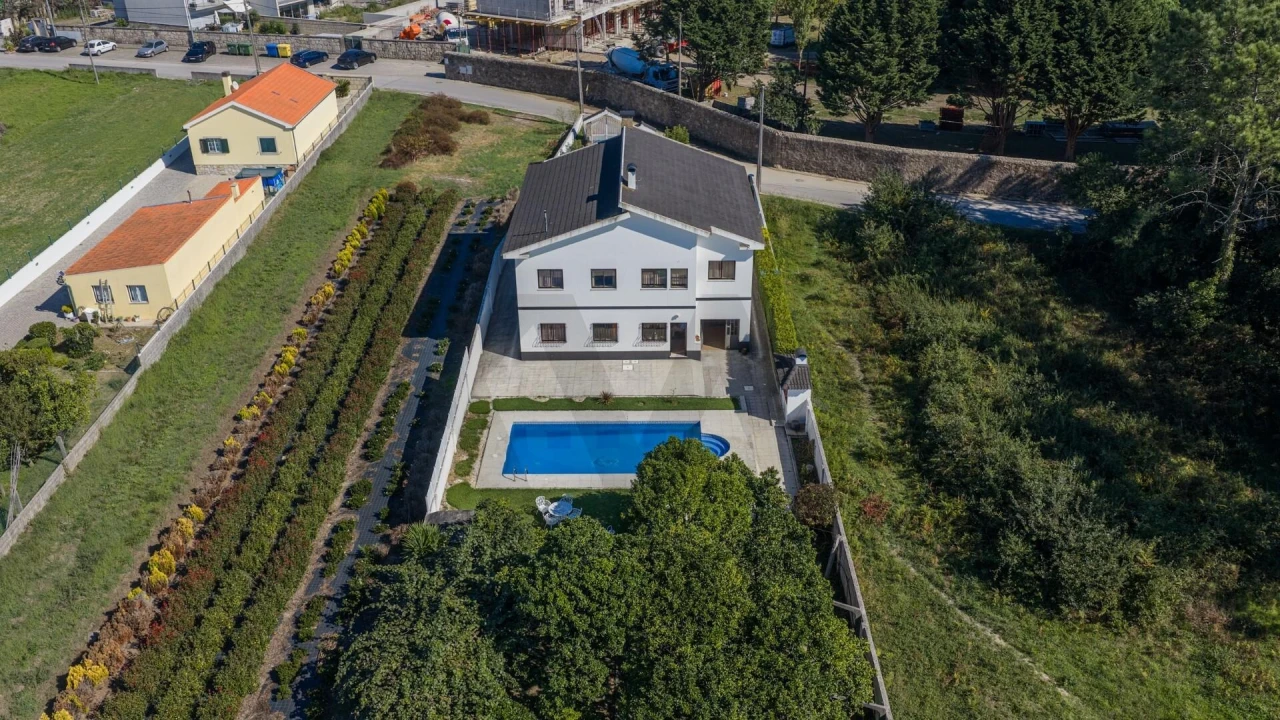 Moradia T5 para Venda em Vila Praia de Ancora Foto 42