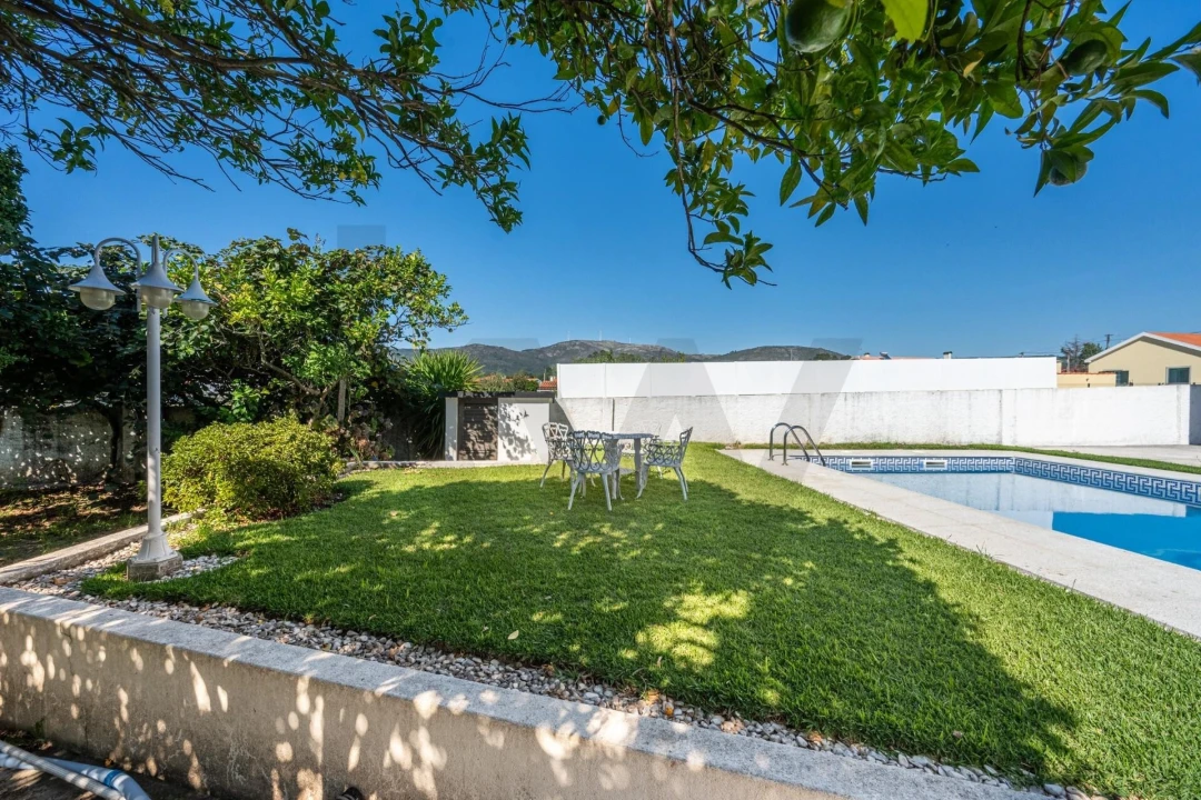 Moradia T5 para Venda em Vila Praia de Ancora Foto 32