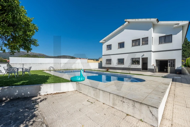 Moradia T5 para Venda em Vila Praia de Ancora Foto 31
