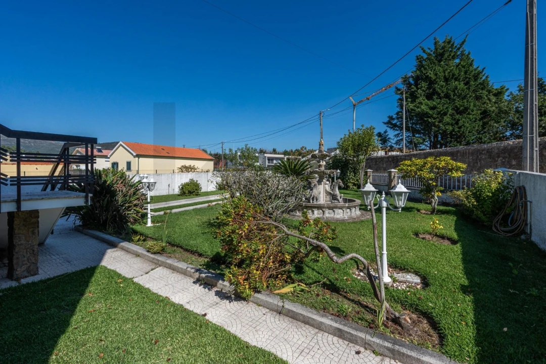Moradia T5 para Venda em Vila Praia de Ancora Foto 37