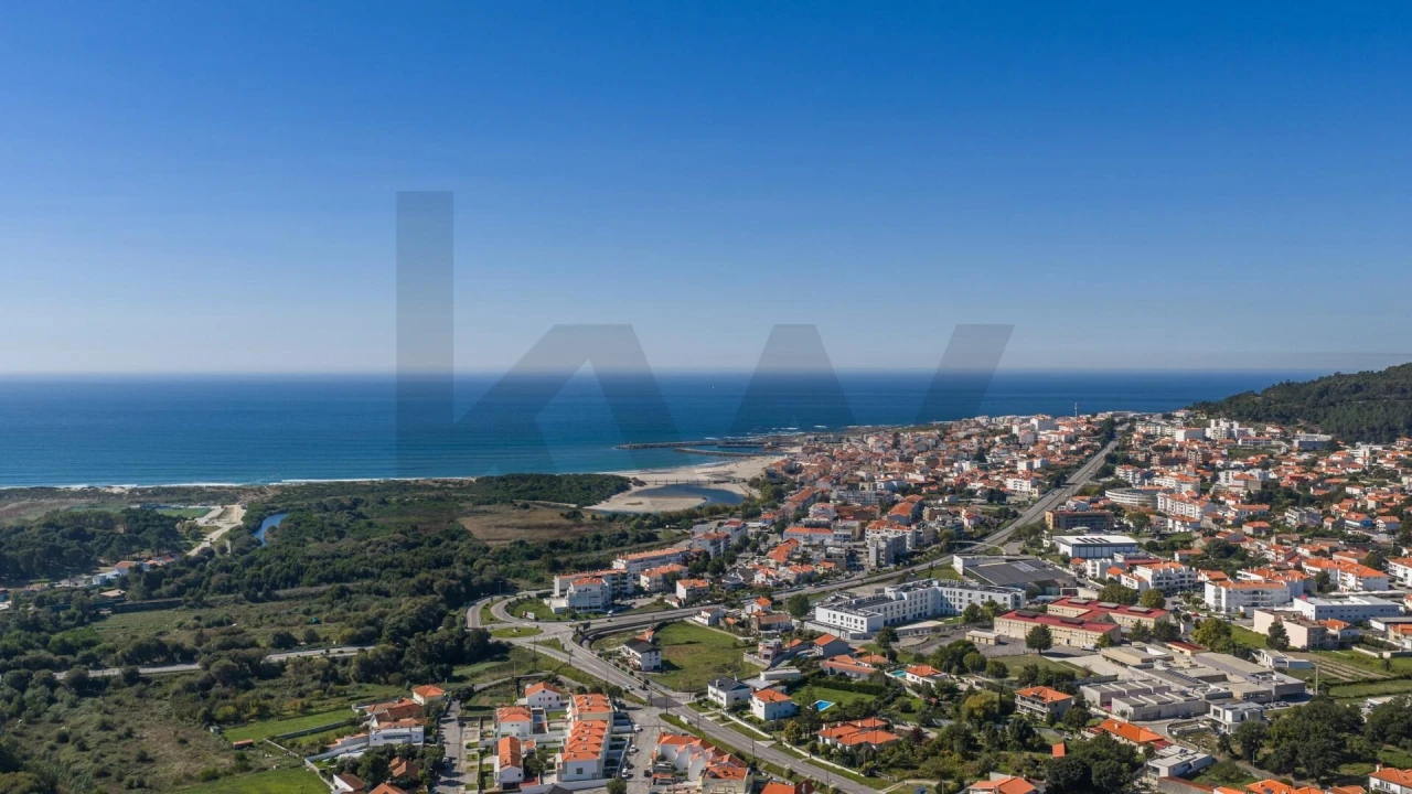 Moradia T5 para Venda em Vila Praia de Ancora Foto 48