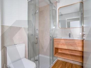 Apartamento T4 para Venda em Santo António dos Cavaleiros e Frielas