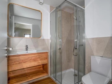 Apartamento T4 para Venda em Santo António dos Cavaleiros e Frielas