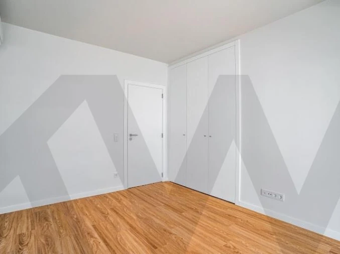 Apartamento T4 para Venda em Santo António dos Cavaleiros e Frielas Foto 31