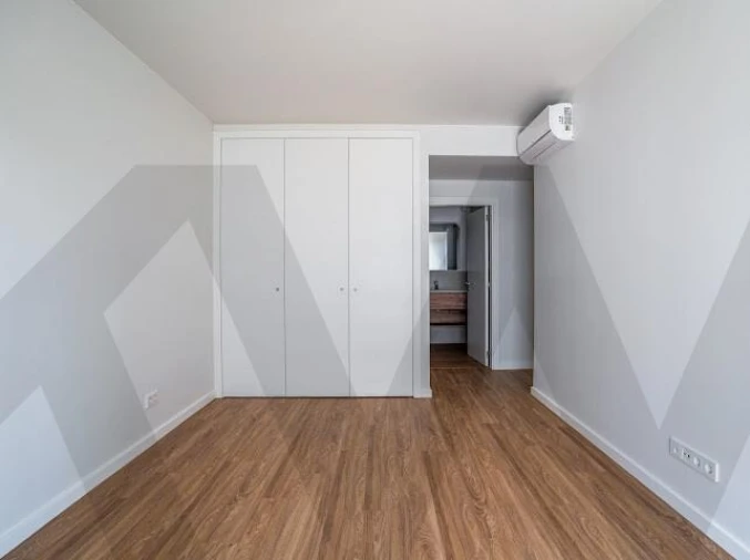 Apartamento T4 para Venda em Santo António dos Cavaleiros e Frielas Foto 25