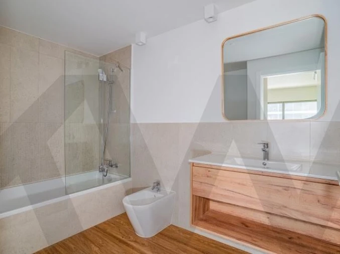 Apartamento T4 para Venda em Santo António dos Cavaleiros e Frielas Foto 24