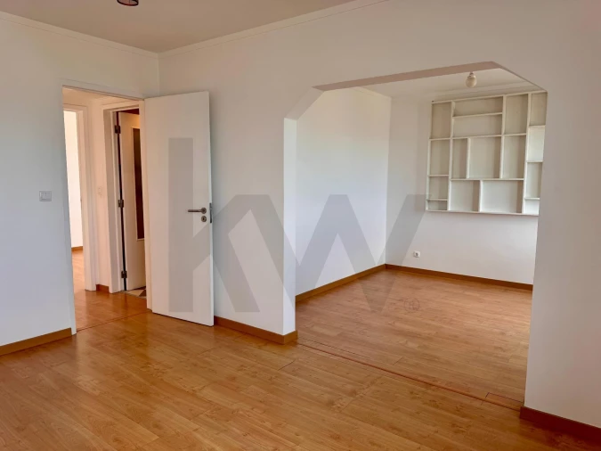 Apartamento T3 para Arrendamento em Colares Foto 14