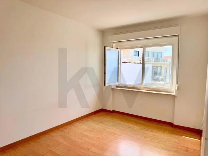 Apartamento T3 para Arrendamento em Colares Foto 10