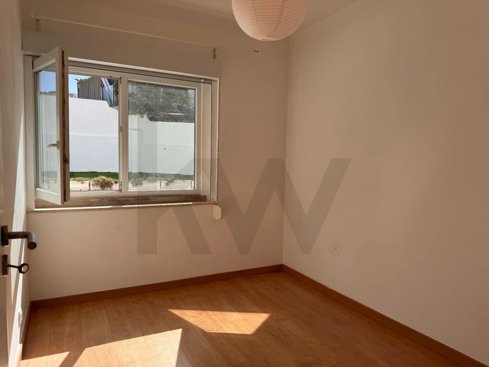 Apartamento T3 para Arrendamento em Colares Foto 7