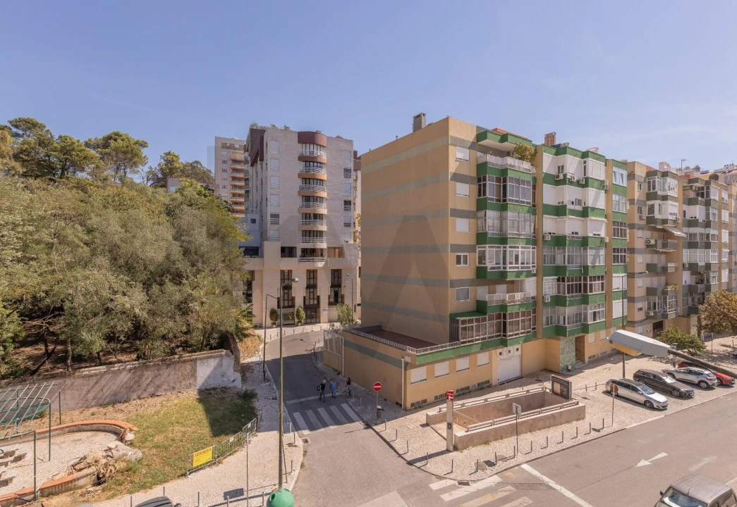 Apartamento T4 para Venda em Lumiar Foto 24