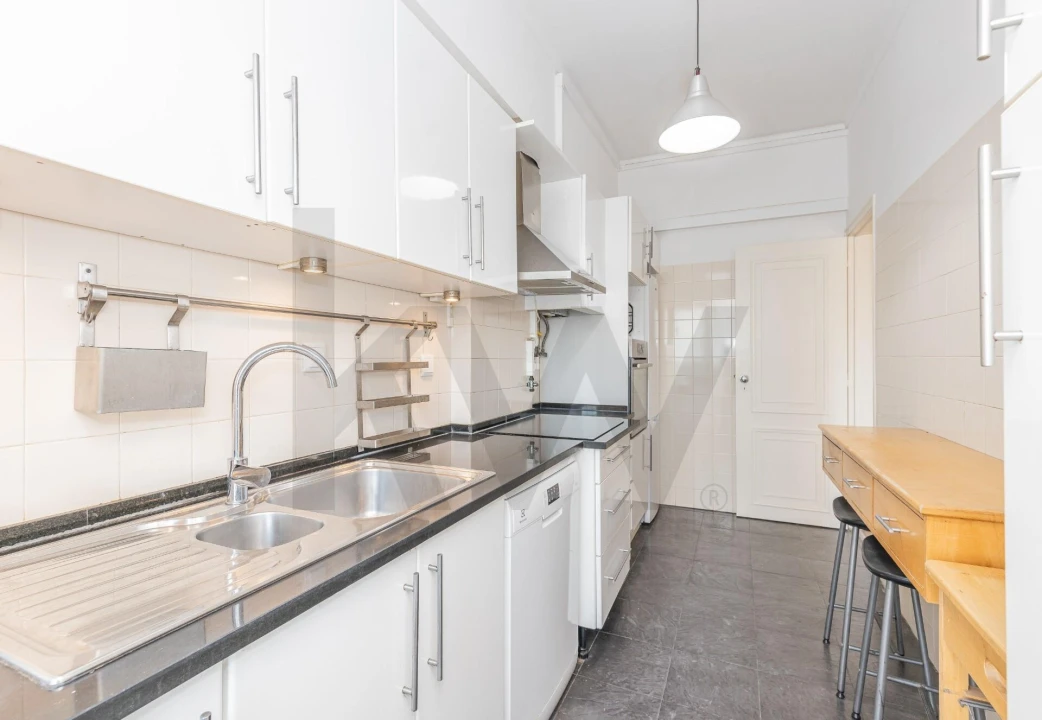 Apartamento T4 para Venda em Lumiar Foto 8