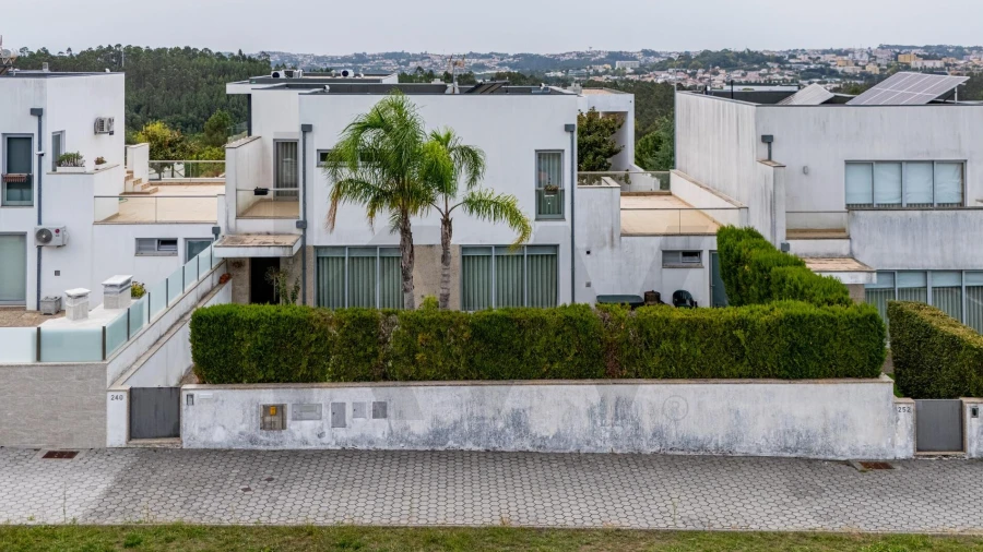 Moradia T3 para Venda em Nogueira do Cravo e Pindelo