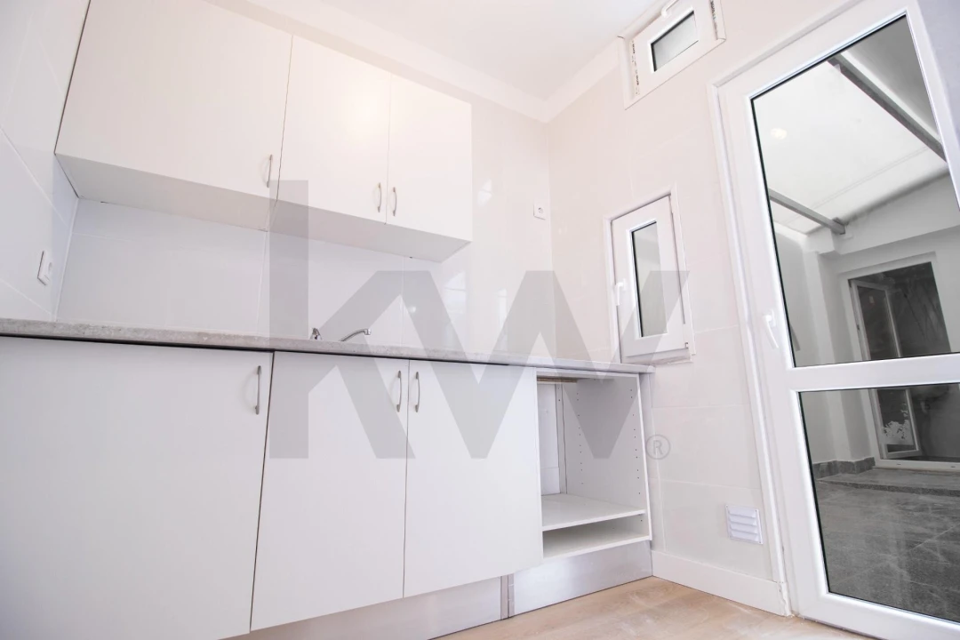 Apartamento T1 para Venda em Buarcos Foto 12