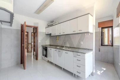 Apartamento T3 para Arrendamento em Alverca do Ribatejo e Sobralinho