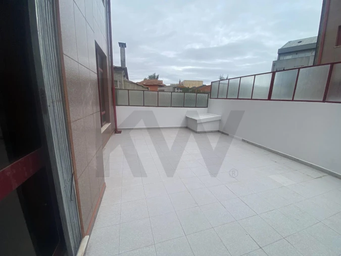 Apartamento T1 para Venda em Rio Tinto Foto 2