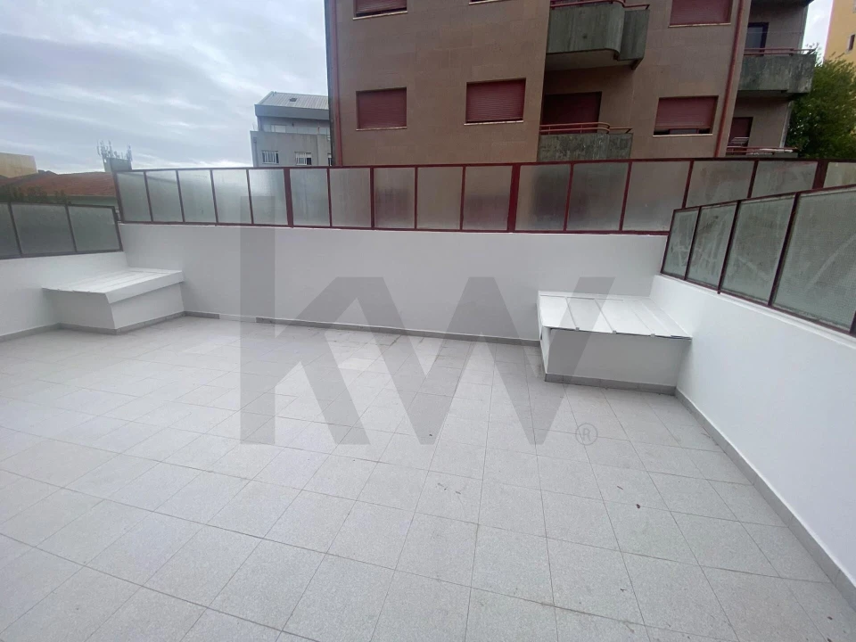 Apartamento T1 para Venda em Rio Tinto Foto 3