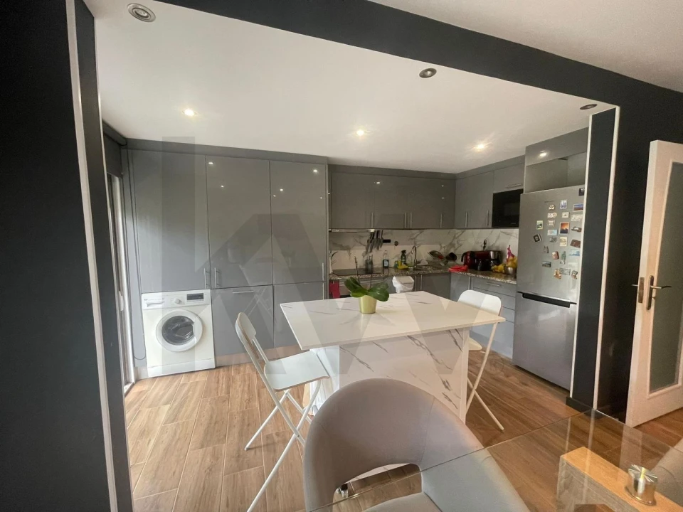 Apartamento T2 para Venda em Valongo Foto 2
