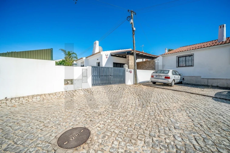 Moradia T2 para Venda em Albufeira e Olhos de Água Foto 3