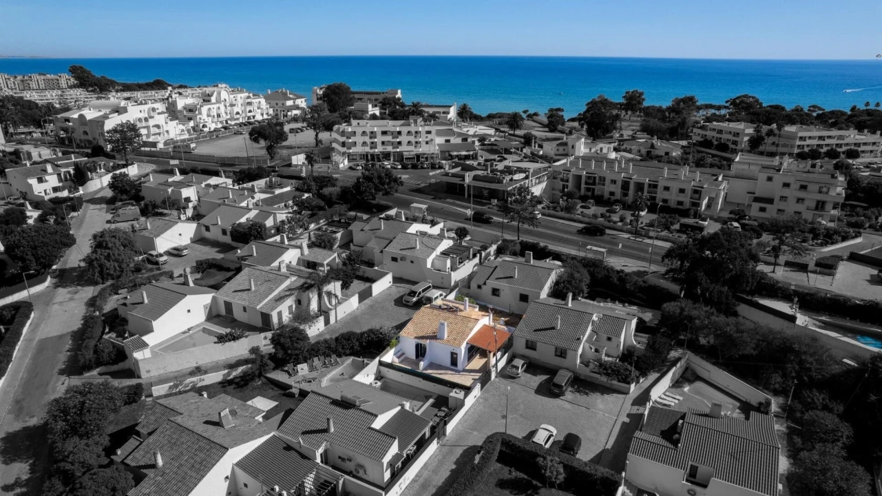 Moradia T2 para Venda em Albufeira e Olhos de Água Foto 23
