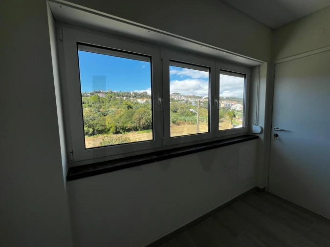 Apartamento T2 para Arrendamento em Barcarena Foto 7