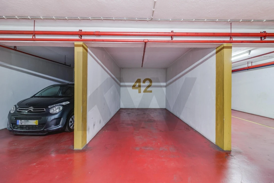 Apartamento T3 para Arrendamento em Carnide Foto 26