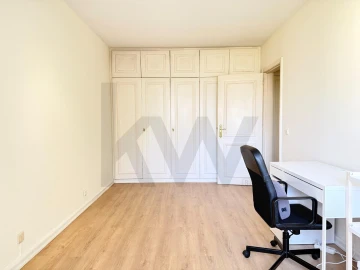 Apartamento T3 para Arrendamento em Carnide
