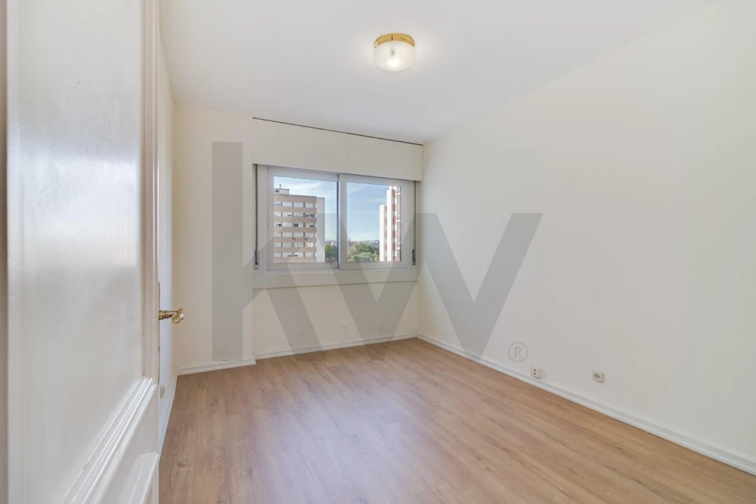 Apartamento T3 para Arrendamento em Carnide Foto 17