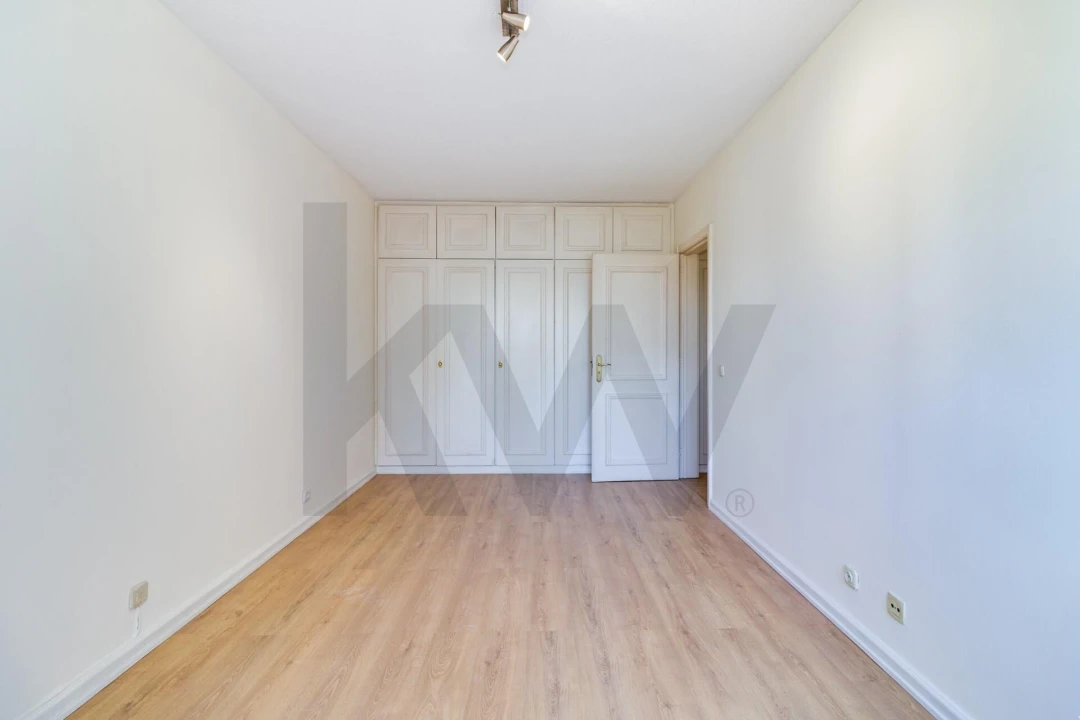 Apartamento T3 para Arrendamento em Carnide Foto 20