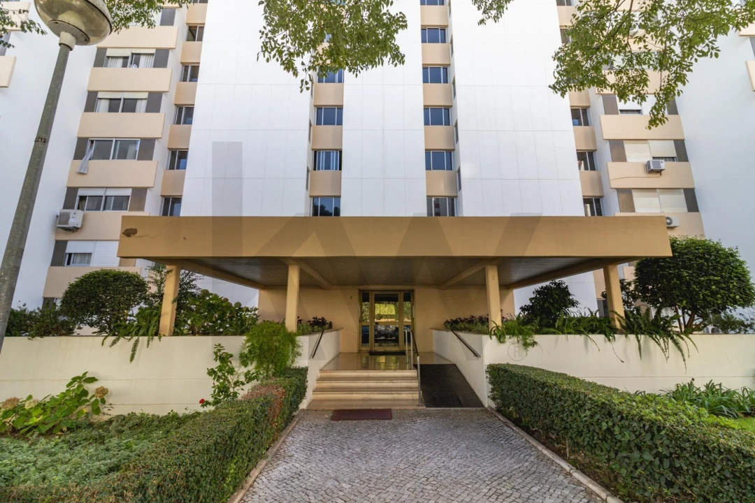 Apartamento T3 para Arrendamento em Carnide Foto 1