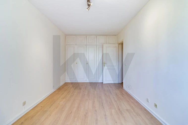 Apartamento T3 para Arrendamento em Carnide Foto 20