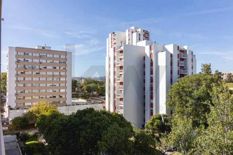 Apartamento T3 para Arrendamento em Carnide Foto 24