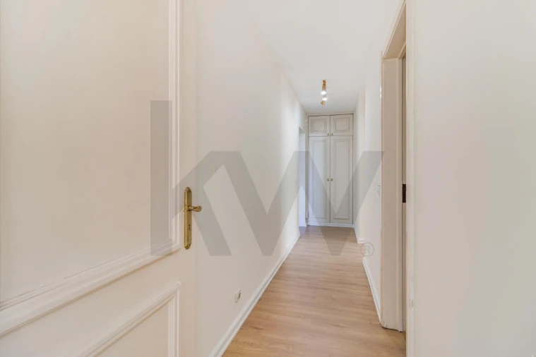 Apartamento T3 para Arrendamento em Carnide Foto 11