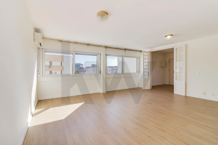 Apartamento T3 para Arrendamento em Carnide Foto 5