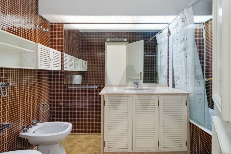 Apartamento T3 para Arrendamento em Carnide Foto 12