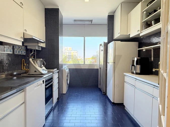 Apartamento T3 para Arrendamento em Carnide Foto 6