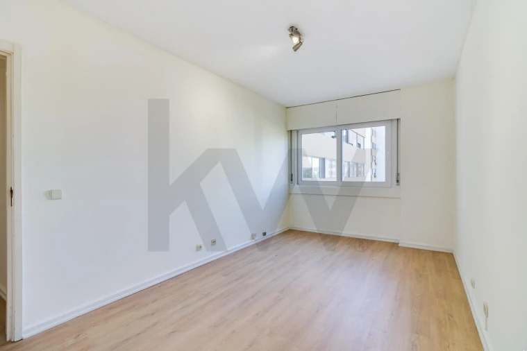 Apartamento T3 para Arrendamento em Carnide Foto 19
