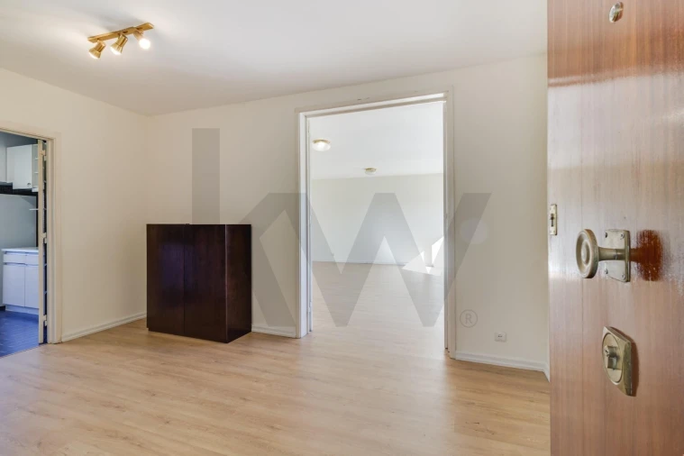 Apartamento T3 para Arrendamento em Carnide Foto 3