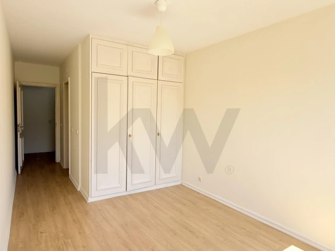 Apartamento T3 para Arrendamento em Carnide Foto 17