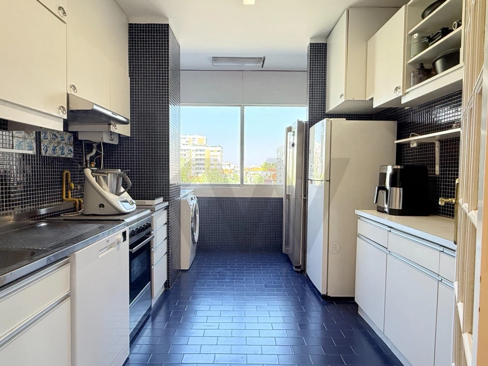 Apartamento T3 para Arrendamento em Carnide Foto 6